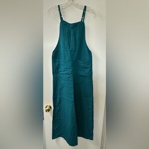 Lotus and Luna Nomad Jumpsuit Size Small
100% Cotton
Like New 
Verdigris